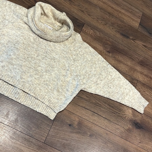 Sincerely Jules wool cropped cowl neck sweater size large - Picture 3 of 7